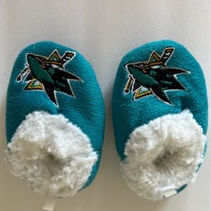 Used San jose sharks baby footie. Size3-9m